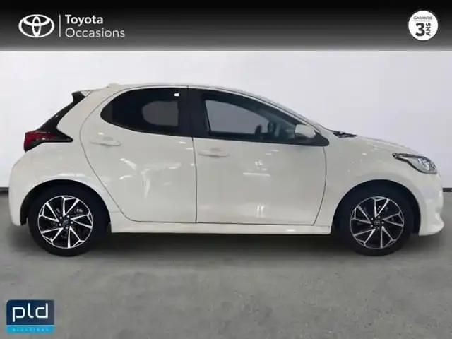 Occasion Toyota Yaris Hybrid Design 116 ch (85 kW) 2022 Blanc Berline