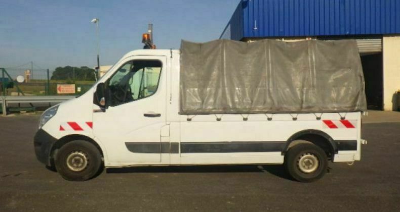 Vendu Renault Master pick up platea. - Voitures d'occasion à vendre