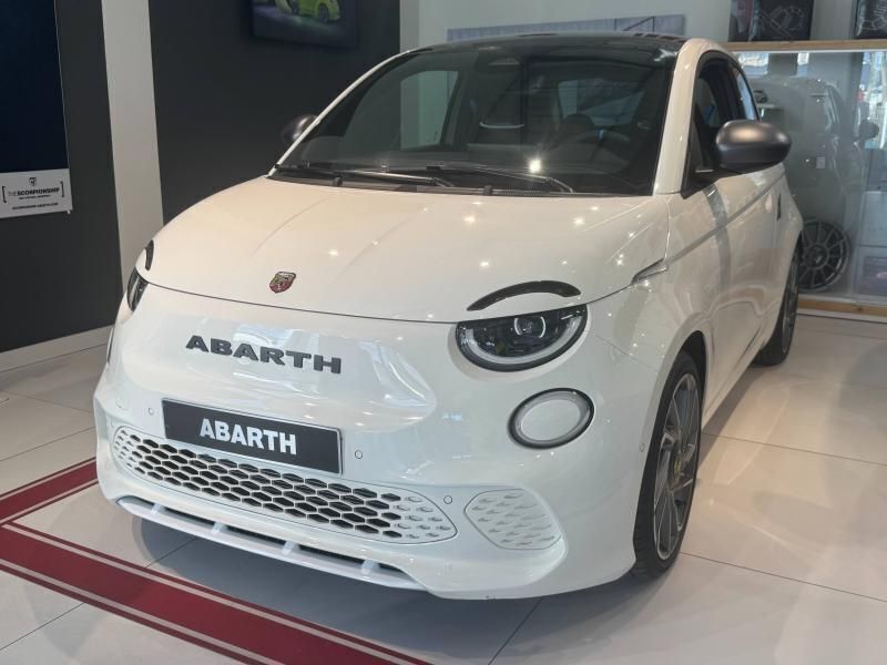 Blanc antidote Nouvelle 2025 Abarth 500e Turismo Citadine | 32 990 € (Prix juste) - Image 1/4