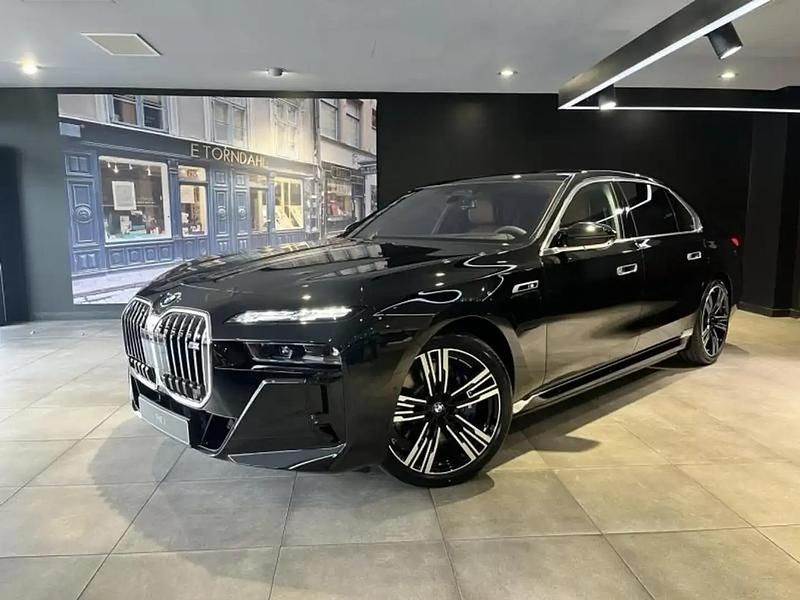 Noir Occasion 2025 BMW 760 M Performance Berline | 152 900 € - Image 1/4