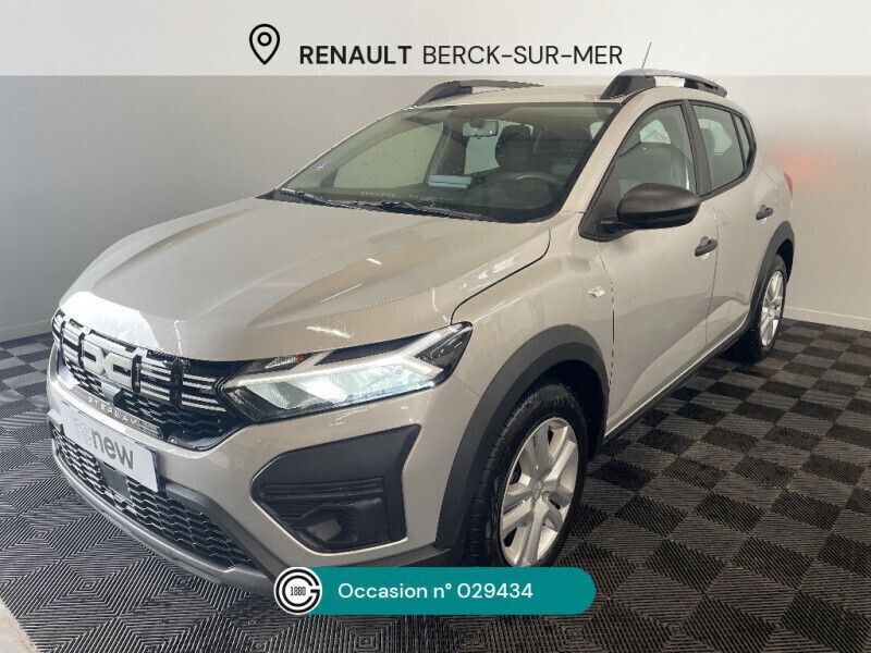 Gris Utilisé 2024 Dacia Sandero Essentiel Citadine | 17 500 € (Prix juste) - Image 1/4