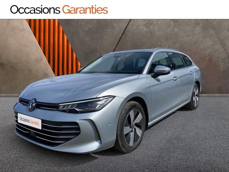 Argente Utilisé 2024 VW Passat Life Break | 32 395 € (Bon prix) - Image 1/4