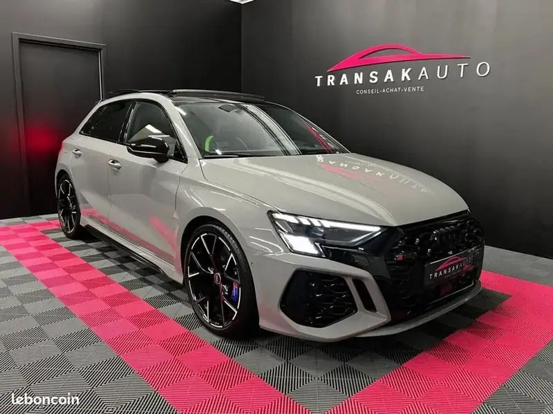 Gris Utilisé 2023 Audi RS3 Sportback Design Citadine | 80 990 € (Prix assez cher) - Image 1/4