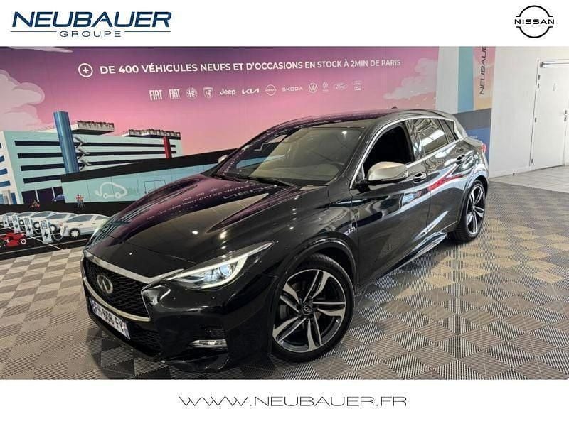 Noir Utilisé 2019 Infiniti Q30 Sport Tech Citadine | 18 990 € - Image 1/4