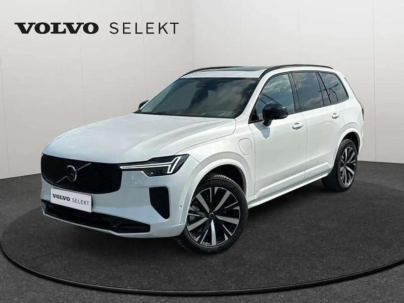 Blanc Nouvelle 2025 Volvo XC90 Plus SUV | 77 938 € - Image 1/4