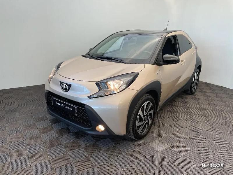 Beige Utilisé 2023 Toyota Aygo Design Citadine | 15 990 € (Prix juste) - Image 1/4