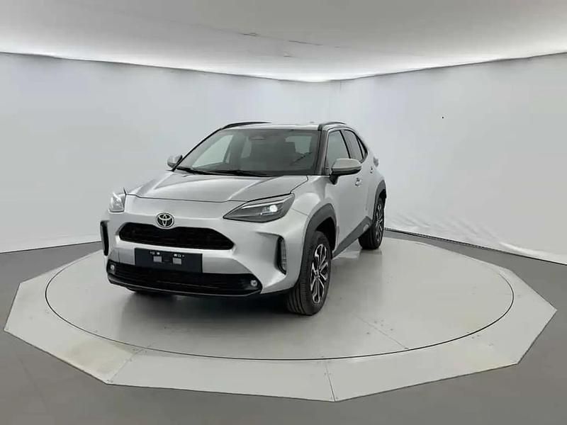 Gris Nouvelle 2025 Toyota Yaris Cross Active SUV | 26 990 € - Image 1/2