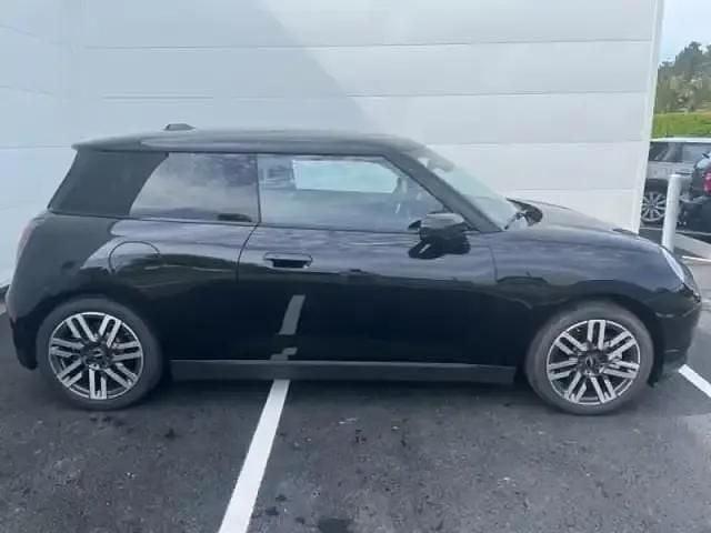 Occasion Mini Cooper Classic 11 kW (15 ch) 2024 Midnight black ii Citadine