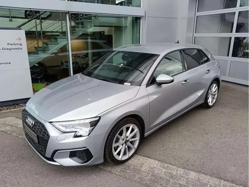 Argent Utilisé 2023 Audi A3 Sportback Sport Berline | 33 743 € (Prix juste) - Image 1/4