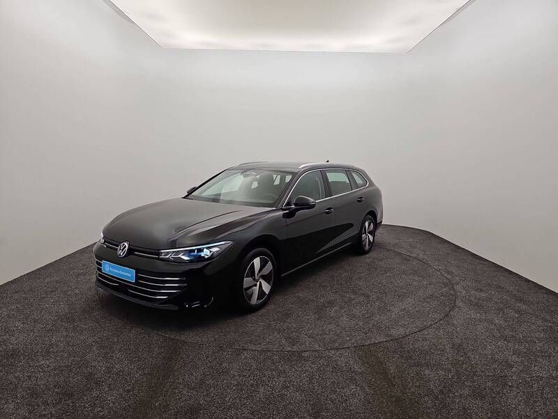 Noir Utilisé 2024 VW Passat Life Coupé | 38 990 € (Prix cher) - Image 1/3