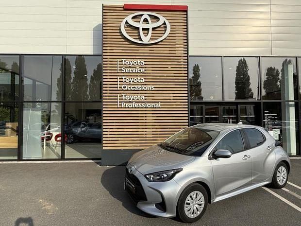 Gris Utilisé 2022 Toyota Yaris Hybrid | 18 980 € (Super prix) - Image 1/4