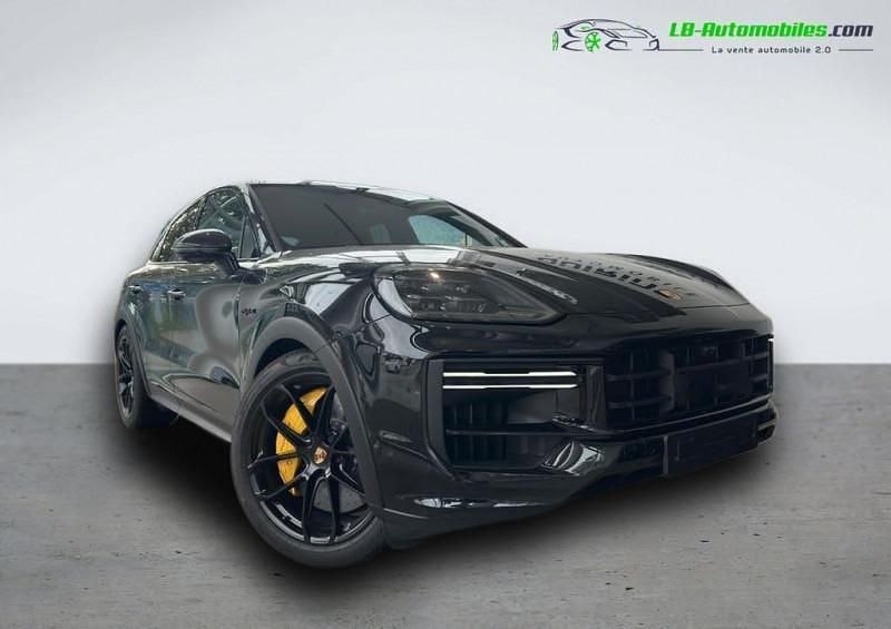 Utilisé 2025 Porsche Cayenne Turbo E-Hybrid SUV | 242 500 € - Image 1/4