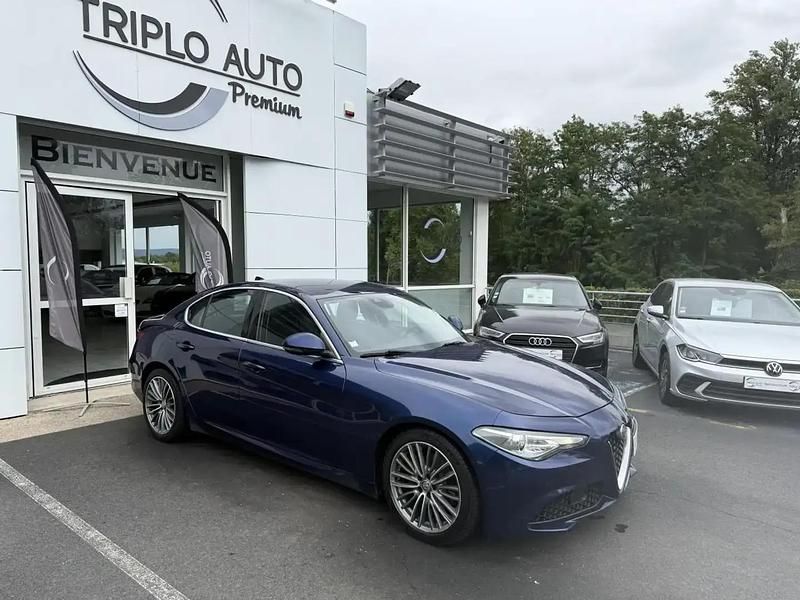 Bleu Utilisé 2016 Alfa Romeo Giulia Super Berline | 14 990 € - Image 1/4