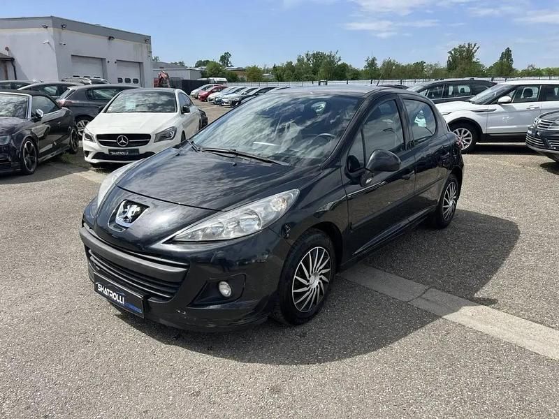 Noir Utilisé 2010 Peugeot 207 Berline | 1 990 € - Image 1/4