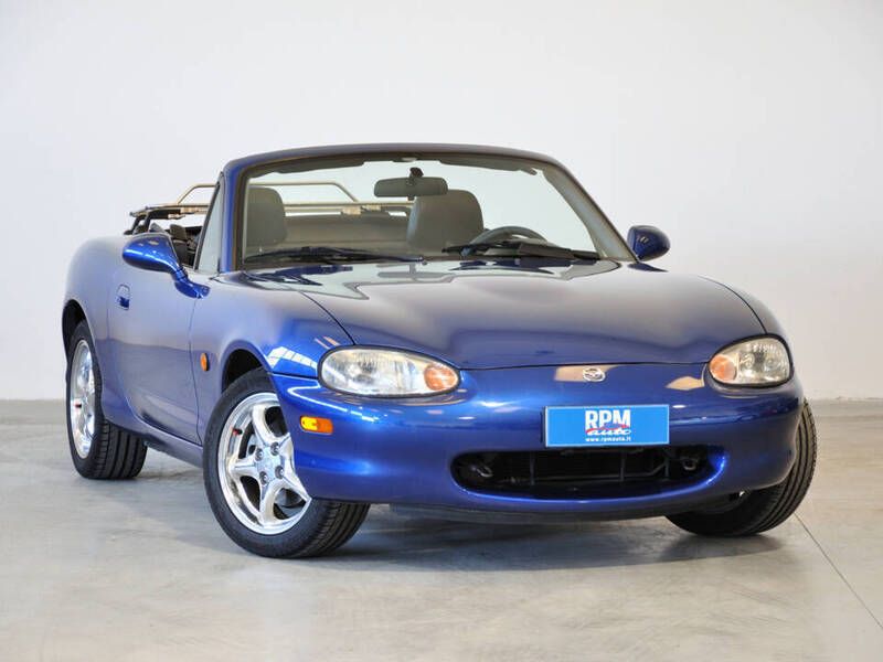 Bleu Occasion 1999 Mazda MX5 Cabriolet | 17 300 € - Image 1/4