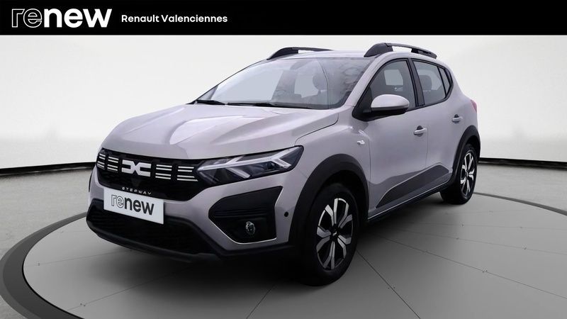 Gris Utilisé 2024 Dacia Sandero Expression Citadine | 16 999 € (Prix assez cher) - Image 1/4