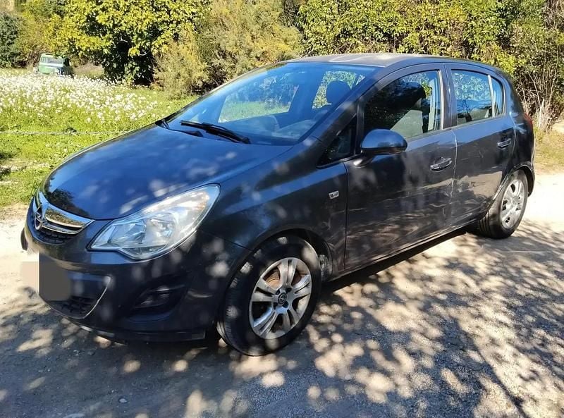 Gris Utilisé 2012 Opel Corsa Edition Berline | 3 500 € (Super prix) - Image 1/4