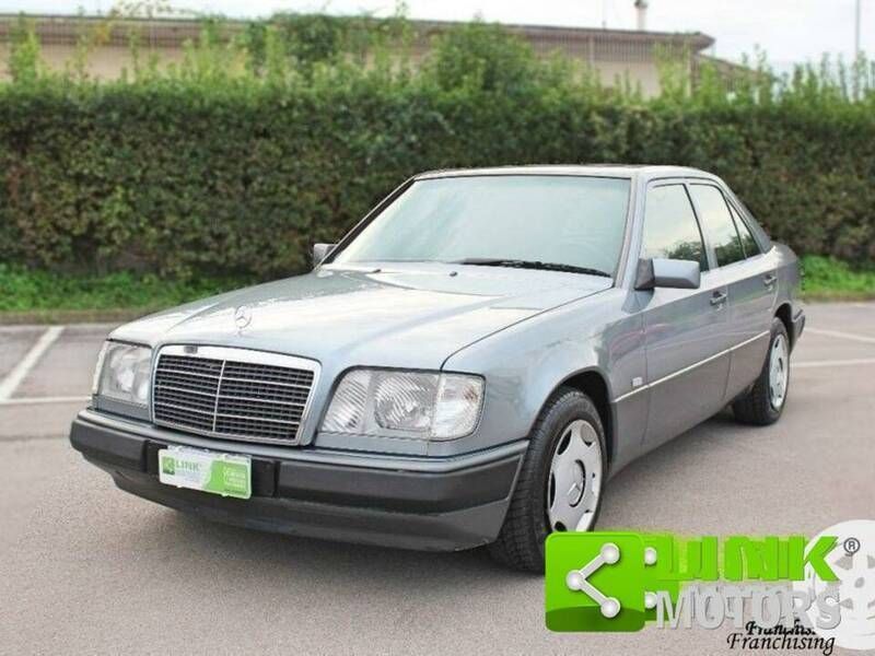 Argent Utilisé 1994 Mercedes E200 Berline | 4 500 € - Image 1/4