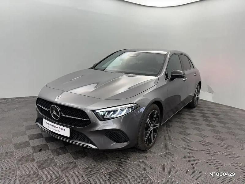 Gris Occasion 2023 Mercedes A180 Progressive Berline | 29 890 € (Prix juste) - Image 1/4