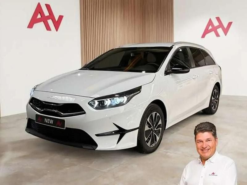 Nouvelle Kia Ceed Sportswagon 101 ch (74 kW) 2025 Blanc Break