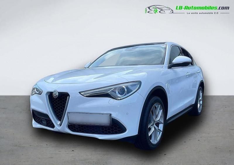 Utilisé 2017 Alfa Romeo Stelvio SUV | 29 200 € (Prix juste) - Image 1/4