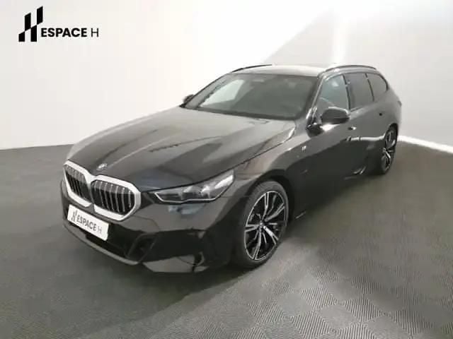 Noir Occasion 2024 BMW 530e M Sport Break | 69 990 € - Image 1/4