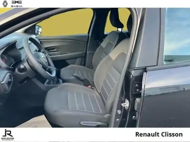 Occasion Dacia Sandero Essentiel 2022 Noir nacré métallisé Berline