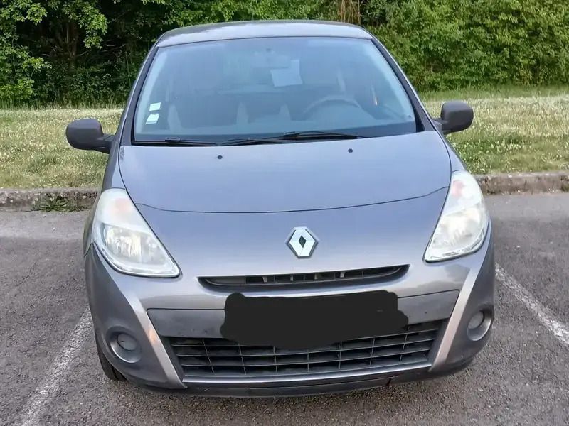 Gris Utilisé 2010 Renault Clio II Citadine | 4 000 € (Prix juste) - Image 1/4