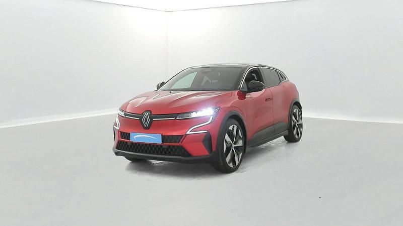 Rouge Utilisé 2022 Renault Mégane Techno Berline | 22 990 € (Prix juste) - Image 1/4