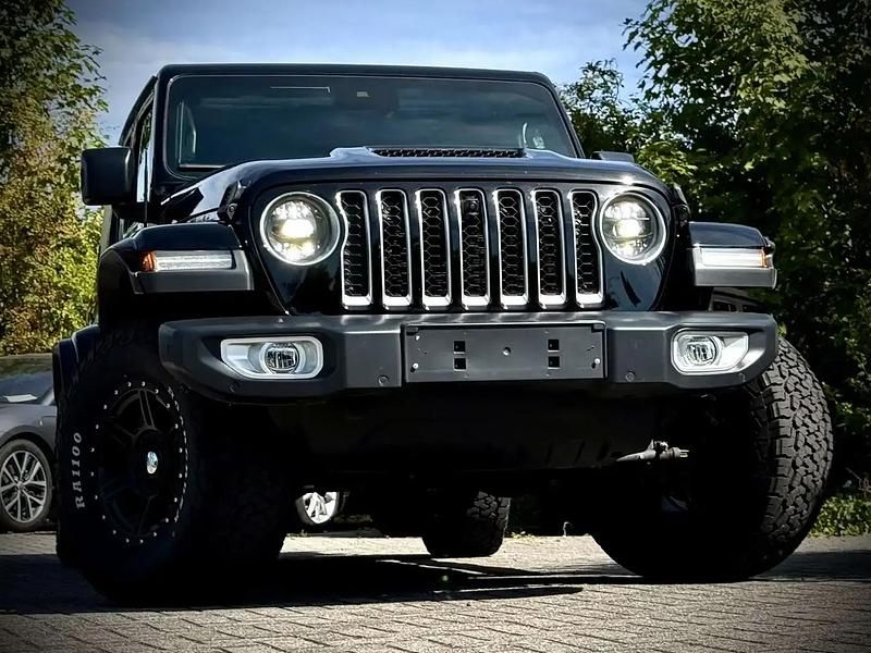 Noir Utilisé 2023 Jeep Gladiator Overland SUV | 68 500 € (Prix cher) - Image 1/4
