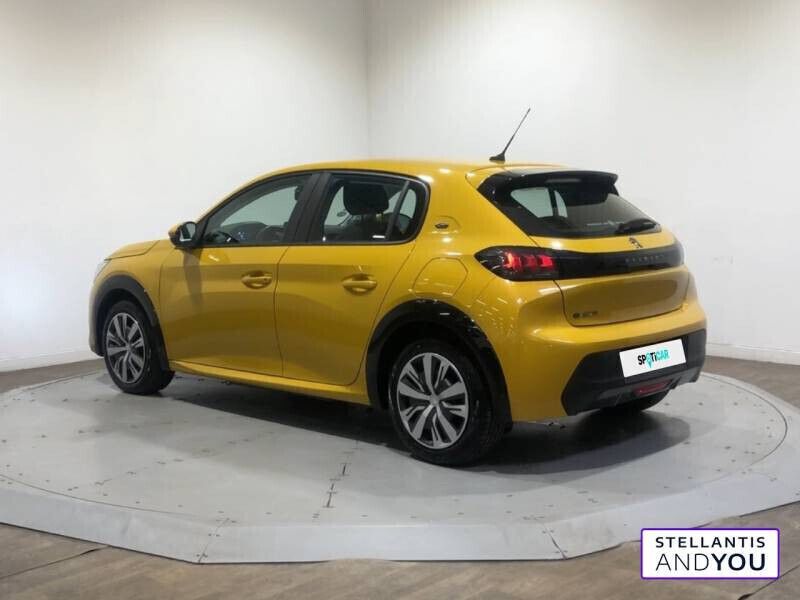 Occasion Peugeot e-208 Active 100 kW (136 ch) 2021 Jaune Citadine