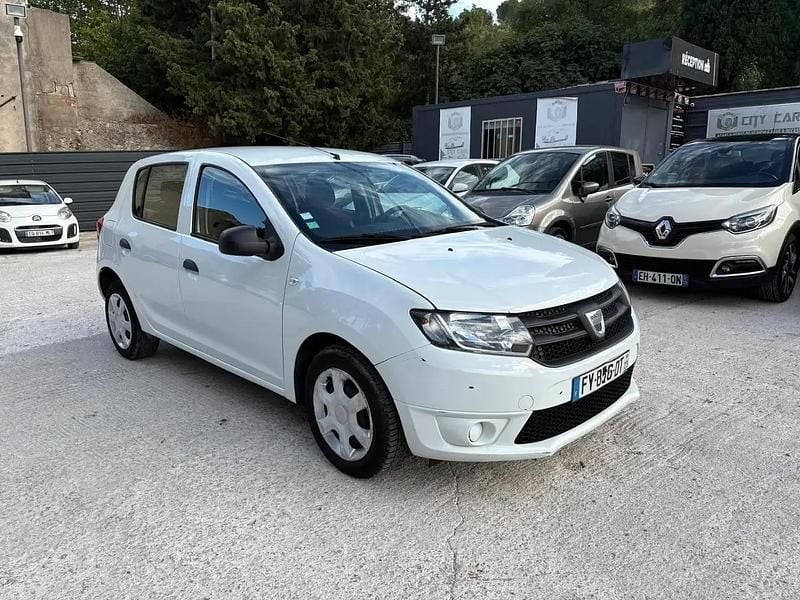 Occasion Dacia Sandero Lauréate 75 ch (55 kW) 2015 Blanc Citadine