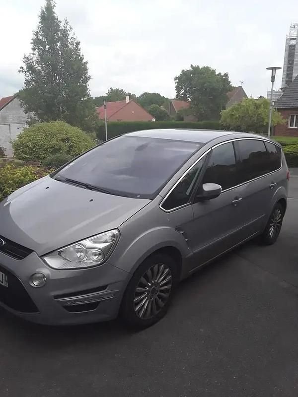Gris Utilisé 2011 Ford S-MAX Titanium Monospace | 4 000 € - Image 1/4