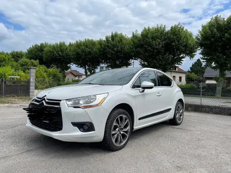 Utilisé 2014 Citroën DS4 Sport Chic Citadine | 6 800 € - Image 1/4