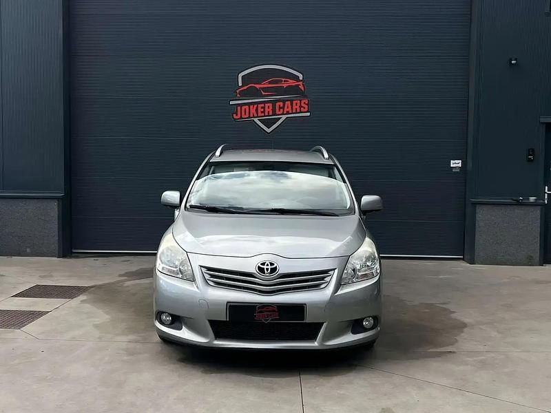 Gris Utilisé 2012 Toyota Verso Monospace | 8 450 € - Image 1/4