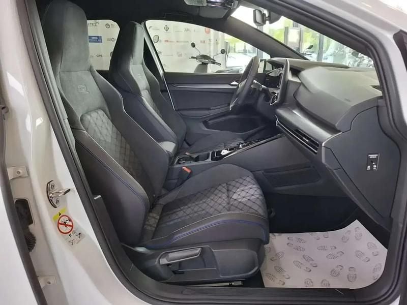 Occasion VW Golf VIII R-line 150 ch (110 kW) 2025 Blanc Berline