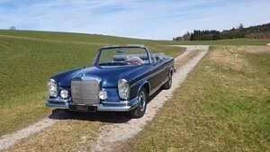 Bleu Utilisé 1967 Mercedes 300 SE Cabriolet | 199 500 € - Image 1/4