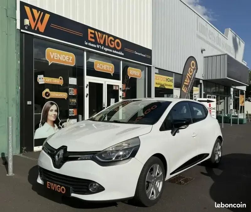 Blanc Utilisé 2014 Renault Clio IV LIMITED Berline | 7 490 € (Prix juste) - Image 1/4