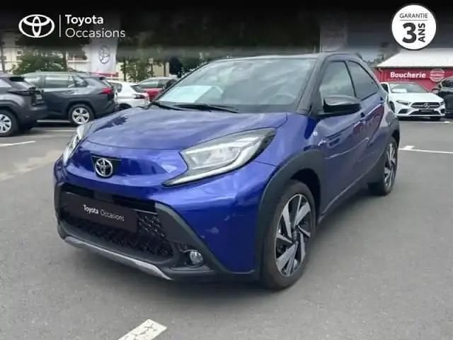 Biton bleu genièvre métal/toit noir Utilisé 2024 Toyota Aygo X SUV | 19 490 € - Image 1/4