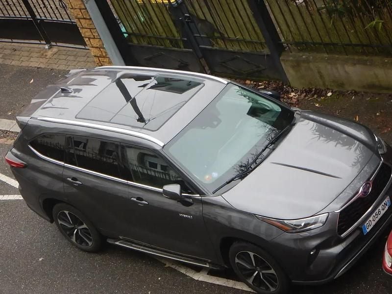 Gris Occasion 2021 Toyota Highlander Lounge SUV | 48 500 € (Prix juste) - Image 1/4