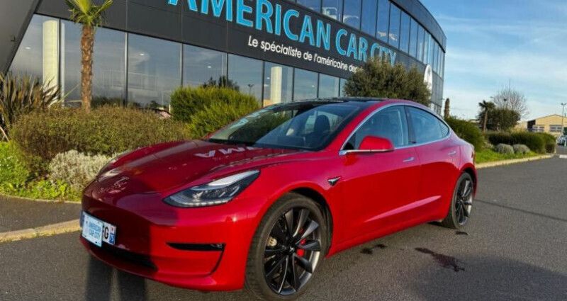Rouge Utilisé 2019 Tesla Model 3 Performance Berline | 36 490 € (Prix juste) - Image 1/4