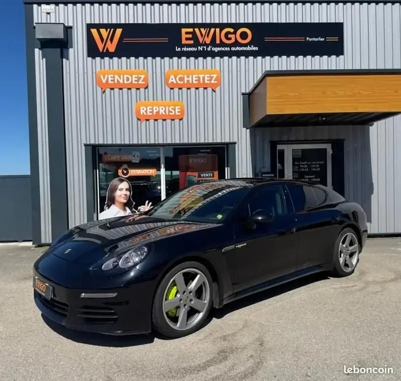 Noir Utilisé 2015 Porsche Panamera S E-Hybrid Berline | 32 990 € (Prix juste) - Image 1/4