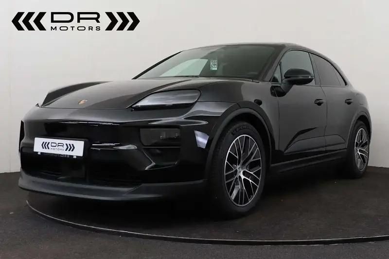 Noir Nouvelle 2025 Porsche Macan SUV | 94 995 € - Image 1/4