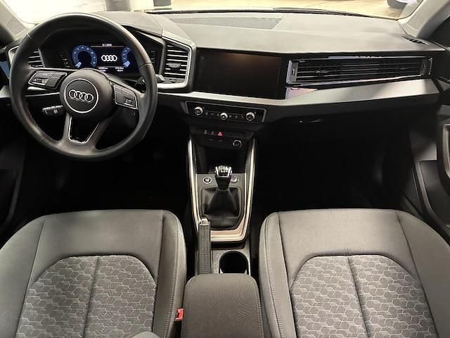 Occasion Audi A1 Sportback Business 110 ch (80 kW) 2023 Bleu navarre métallisé Citadine