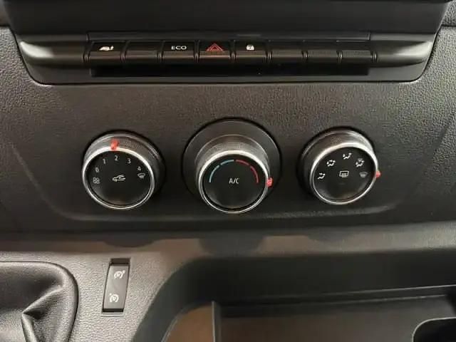 Occasion Renault Master 135 ch (99 kW) 2024 Blanc Berline