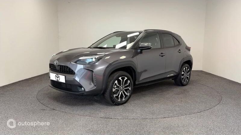 Gris Utilisé 2023 Toyota Yaris Cross Design SUV | 24 799 € (Prix juste) - Image 1/4