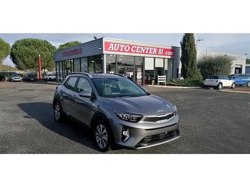 Gris Nouvelle 2025 Kia Stonic Active SUV | 25 990 € (Prix assez cher) - Image 1/4