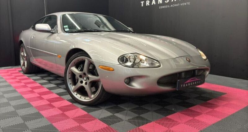Gris Utilisé 2000 Jaguar XKR Coupé | 17 990 € - Image 1/4