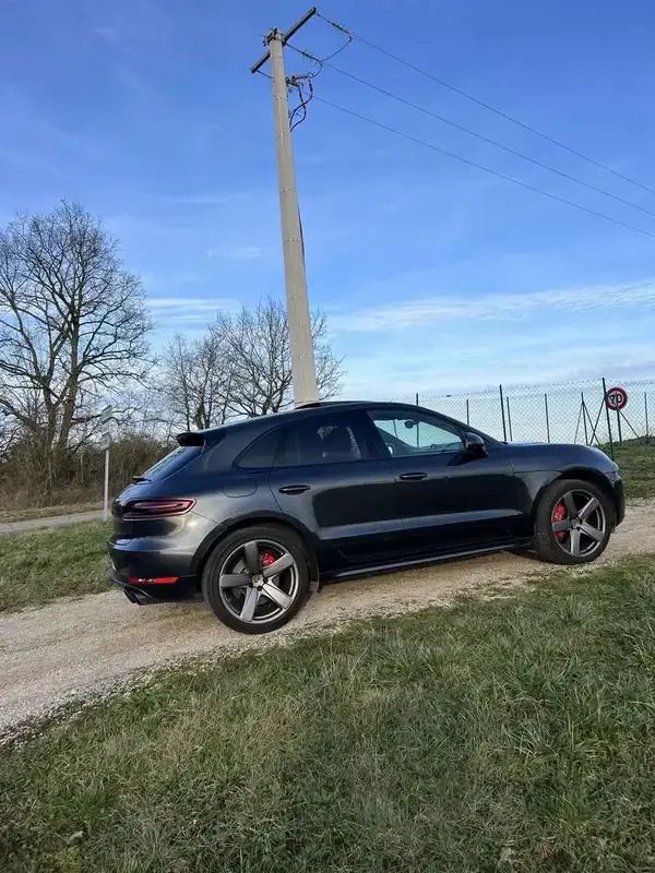 Utilisé 2017 Porsche Macan Turbo Performance Package SUV | 40 000 € (Prix juste) - Image 1/4