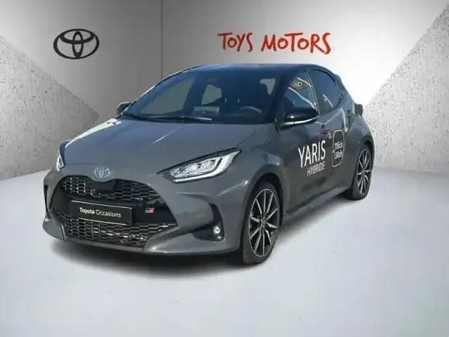 Gris foncé Utilisé 2025 Toyota Yaris Hybrid Sport Coupé | 26 990 € - Image 1/4